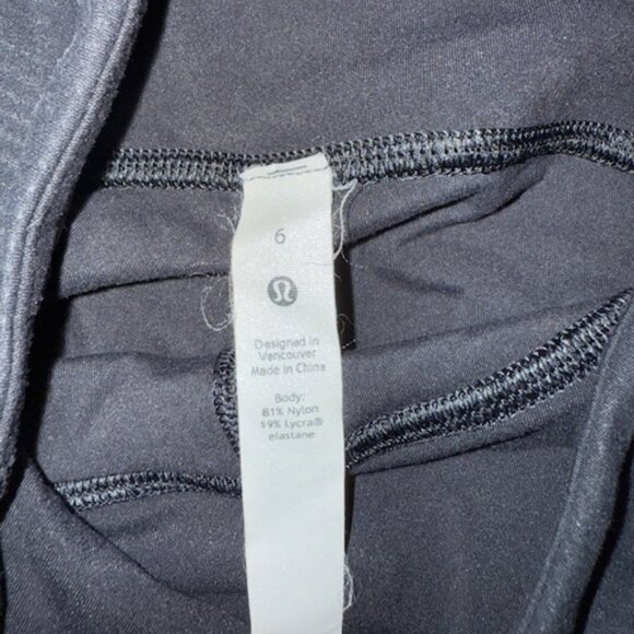 Pre-loved Lululemon High Waisted 10" Align Bike Shorts - Women's 6 - Picture 4 of 4